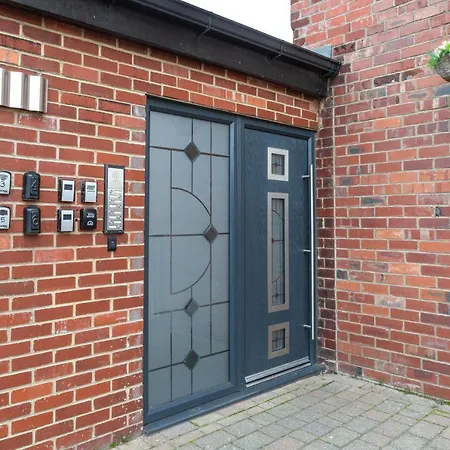 Spacious Close To City Centre With Secure Parking Apartment Leeds (West Yorkshire)