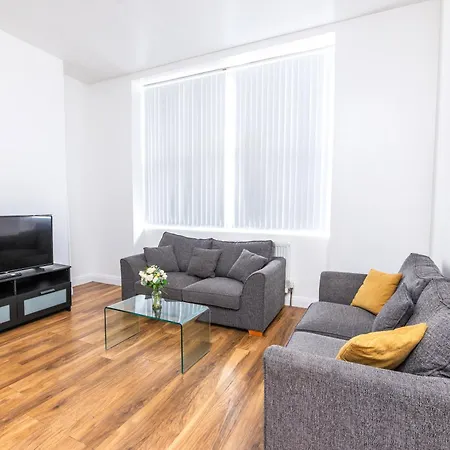 Spacious Close To City Centre With Secure Parking * Leeds (West Yorkshire)