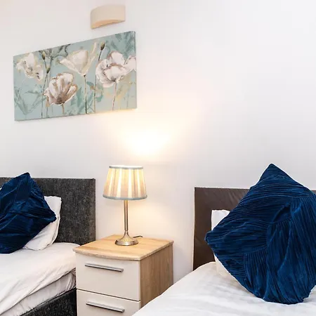 Spacious Close To City Centre With Secure Parking Apartment Leeds (West Yorkshire)