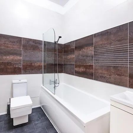 Apartment Spacious Close To City Centre With Secure Parking Leeds (West Yorkshire)